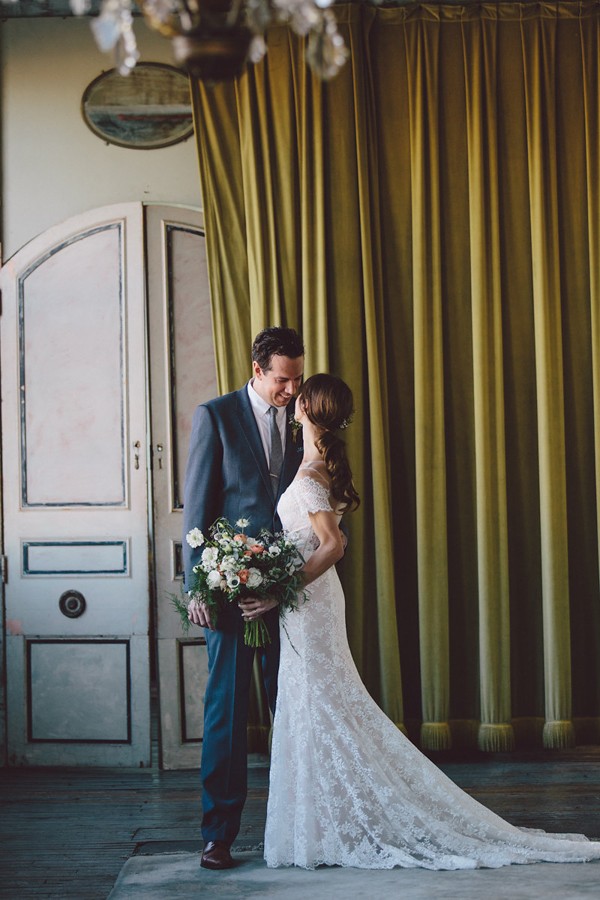 this-dreamy-wedding-at-the-metropolitan-building-is-filled-with-romantic-eye-candy-8