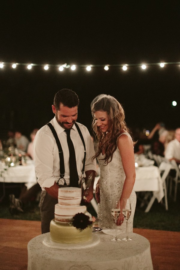 this-farm-wedding-in-kansas-city-has-the-perfect-touch-of-sparkle-30