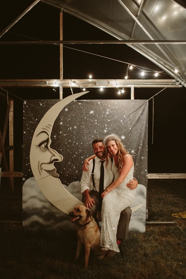 this-farm-wedding-in-kansas-city-has-the-perfect-touch-of-sparkle-37