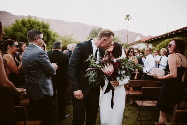 chic-palm-springs-destination-wedding-at-colony-palms-hotel-33