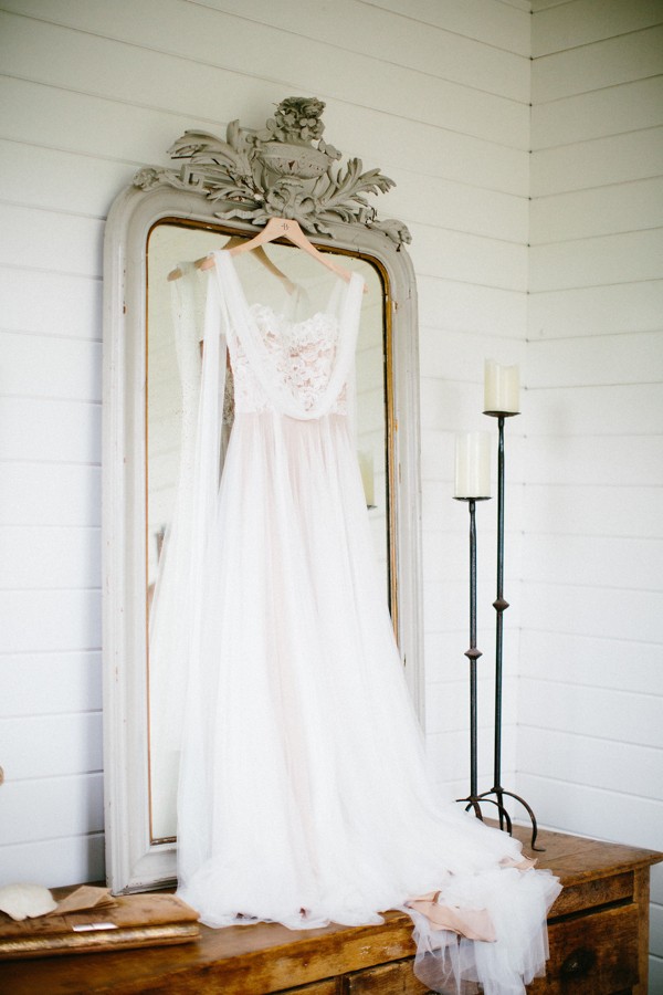 delicate-details-and-a-bhldn-gown-stole-our-hearts-in-this-bloomsbury-farm-wedding-3