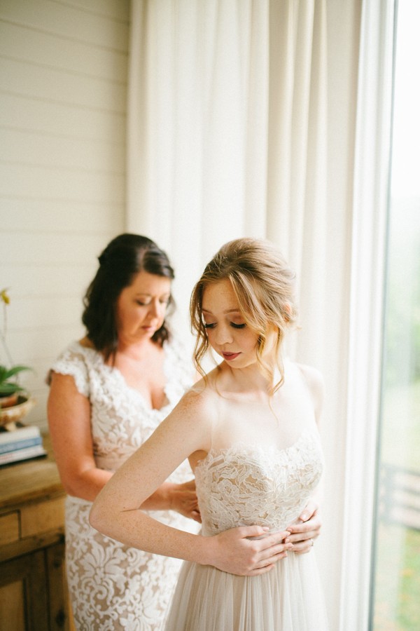 delicate-details-and-a-bhldn-gown-stole-our-hearts-in-this-bloomsbury-farm-wedding-9