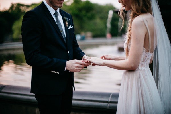 from-the-brooklyn-bridge-to-central-park-this-nyc-elopement-took-our-breath-away-21