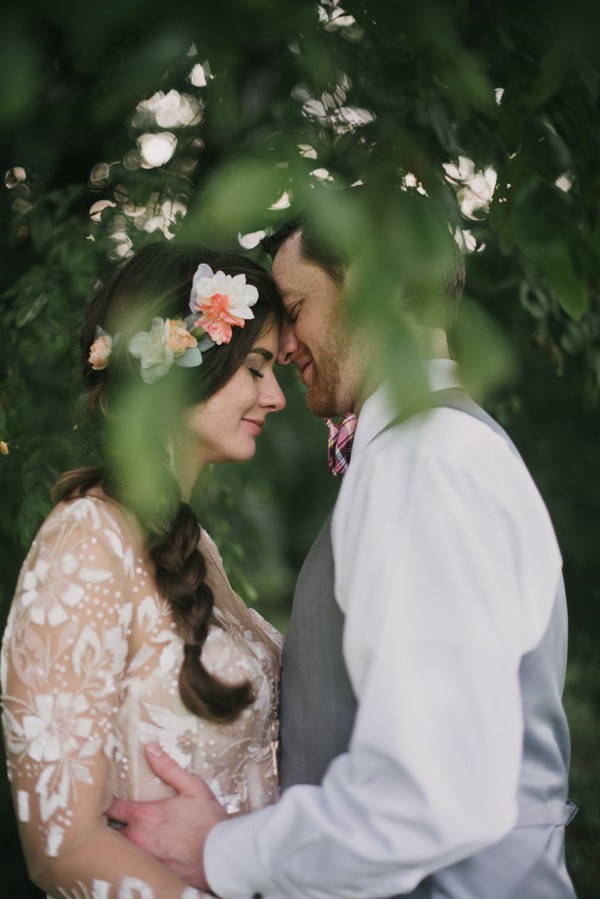 this-couple-diyed-the-heck-out-of-their-dream-wedding-at-mounds-state-park-15