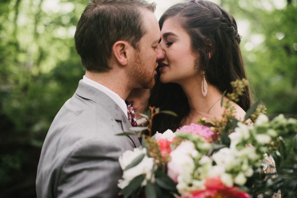 this-couple-diyed-the-heck-out-of-their-dream-wedding-at-mounds-state-park-29
