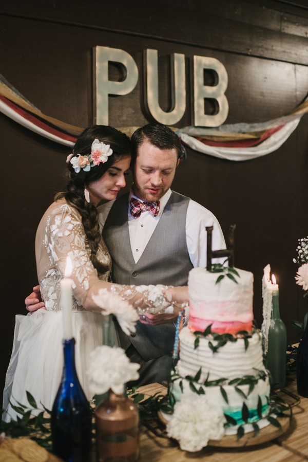 this-couple-diyed-the-heck-out-of-their-dream-wedding-at-mounds-state-park-6
