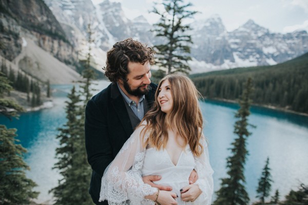 this-well-dressed-couple-in-their-banff-engagement-is-pure-eye-candy-14