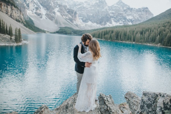 this-well-dressed-couple-in-their-banff-engagement-is-pure-eye-candy-18