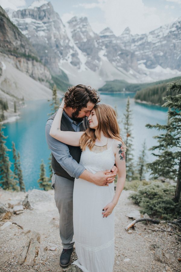 this-well-dressed-couple-in-their-banff-engagement-is-pure-eye-candy-7