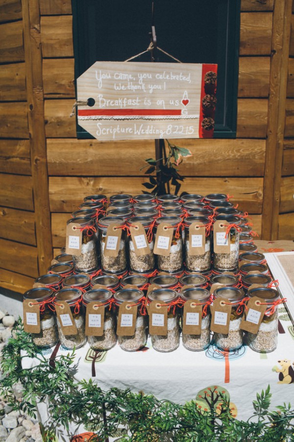 whimsical-glam-londonderry-vermont-wedding-in-the-woods-28