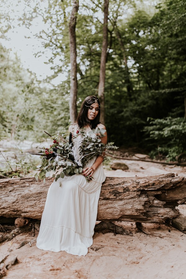 who-knew-bridal-portraits-in-a-creek-could-be-this-gorgeously-ethereal-1