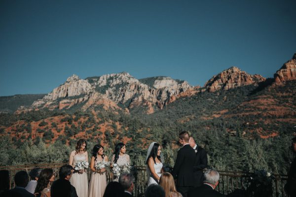 44-guests-celebrated-in-an-organic-candlelit-wedding-at-lauberge-de-sedona-16