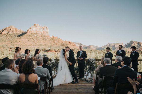 44-guests-celebrated-in-an-organic-candlelit-wedding-at-lauberge-de-sedona-19