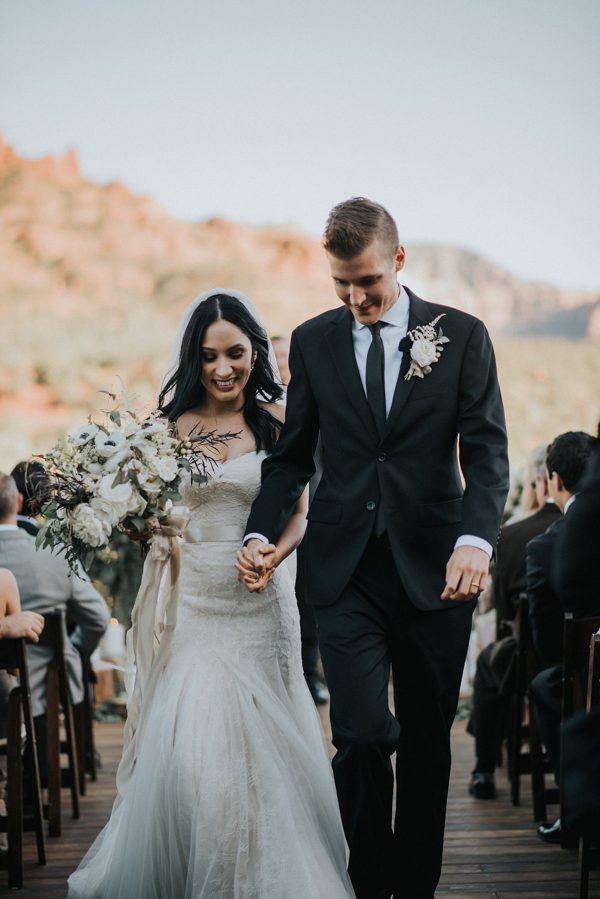 44-guests-celebrated-in-an-organic-candlelit-wedding-at-lauberge-de-sedona-20
