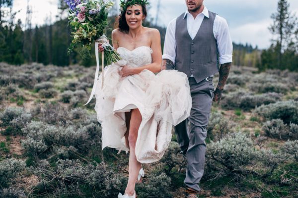 brunch-lovers-this-picnic-elopement-in-the-sawtooth-mountains-is-for-you-4