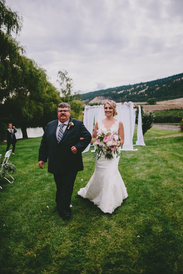 find-your-rustic-diy-inspiration-in-this-kelowna-mountain-wedding-14