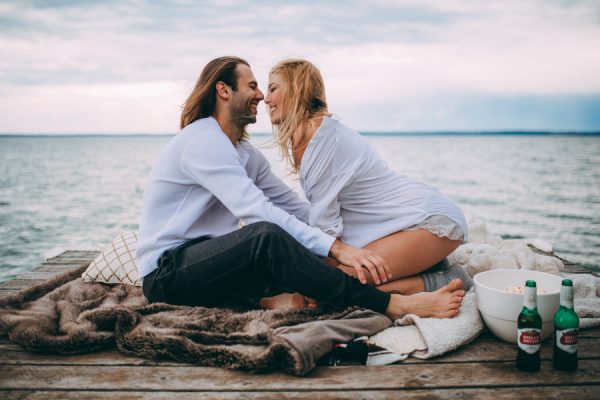 from-the-cabin-to-the-dock-this-pigeon-lake-engagement-is-both-cozy-and-hot-6