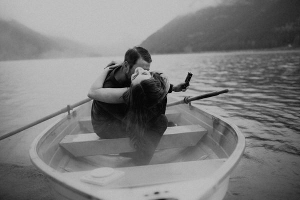 smoke-bombs-boat-two-made-jones-lake-engagement-unbelievably-romantic-6