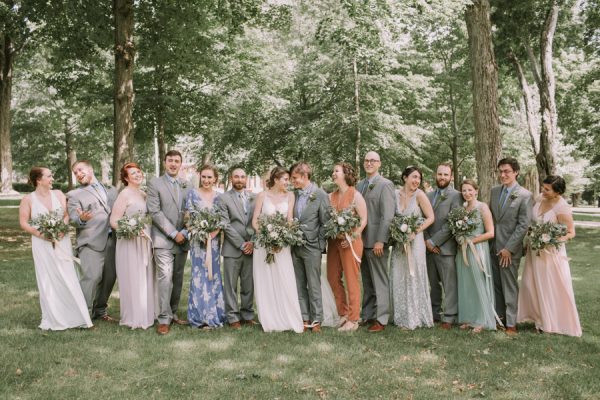 this-maine-barn-wedding-serves-up-muted-colors-and-a-bit-of-edge-16