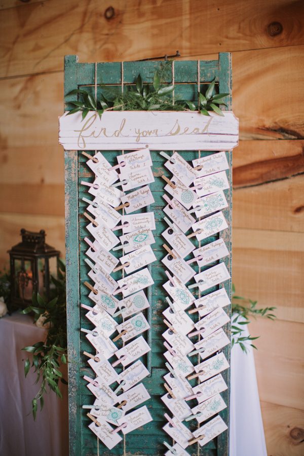 this-maine-barn-wedding-serves-up-muted-colors-and-a-bit-of-edge-17