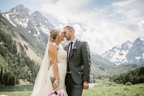 This Maroon Bells Amphitheatre Wedding Proves That Intimate Affairs Can Be Totally Epic