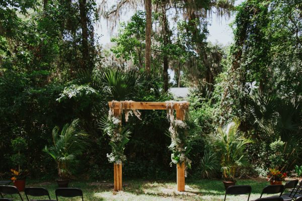 this-new-smyrna-beach-wedding-is-the-epitome-of-easygoing-tropical-florida-spirit-10