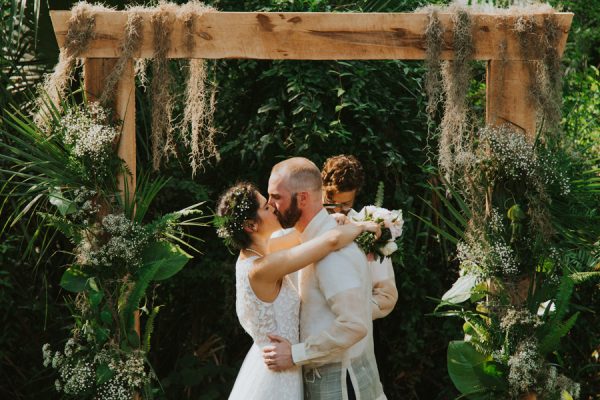 this-new-smyrna-beach-wedding-is-the-epitome-of-easygoing-tropical-florida-spirit-18