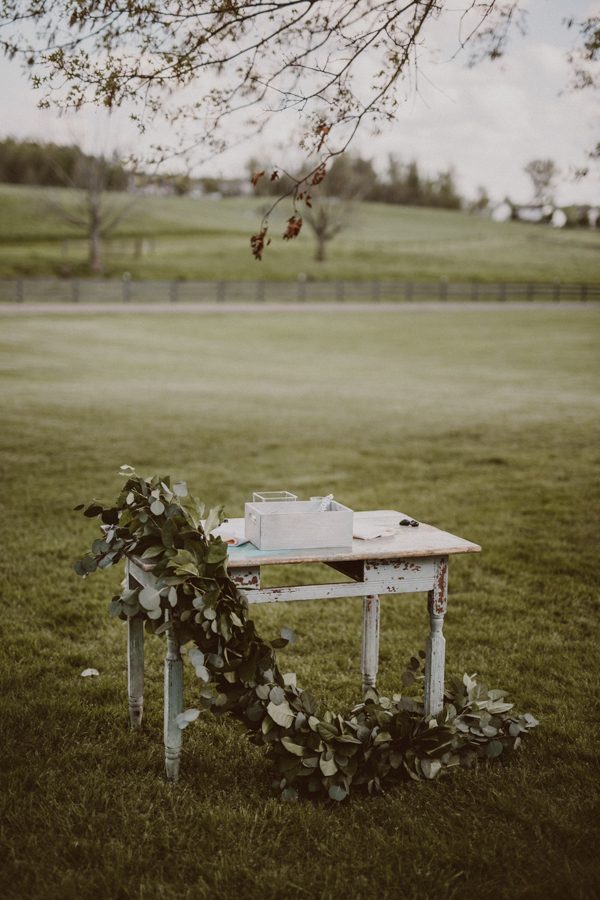 this-ohio-wedding-proves-that-combining-your-favorite-things-can-be-incredibly-chic-12