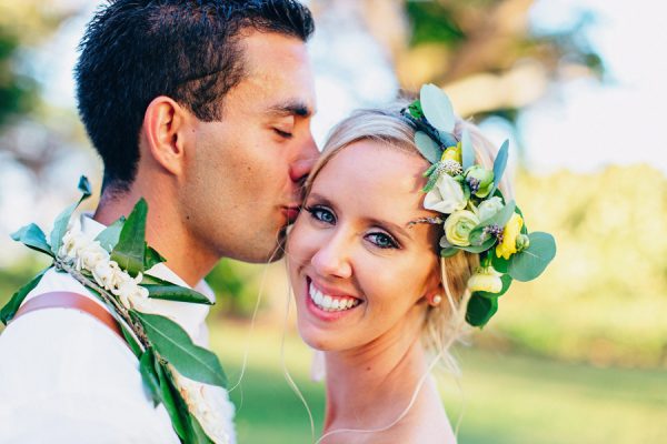 this-olowalu-plantation-house-wedding-marries-hawaiian-tradition-and-new-england-charm-40