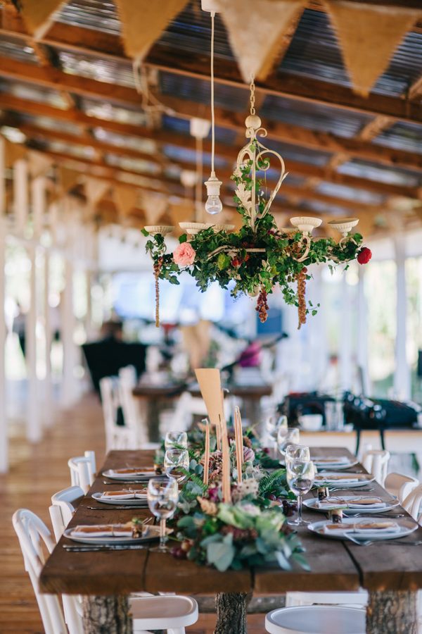 this-romanian-wedding-has-all-the-autumn-decor-inspiration-you-need-23