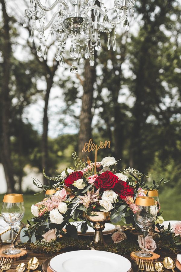 this-wedding-inspiration-proves-that-gold-blush-and-red-is-the-most-romantic-color-palette-5