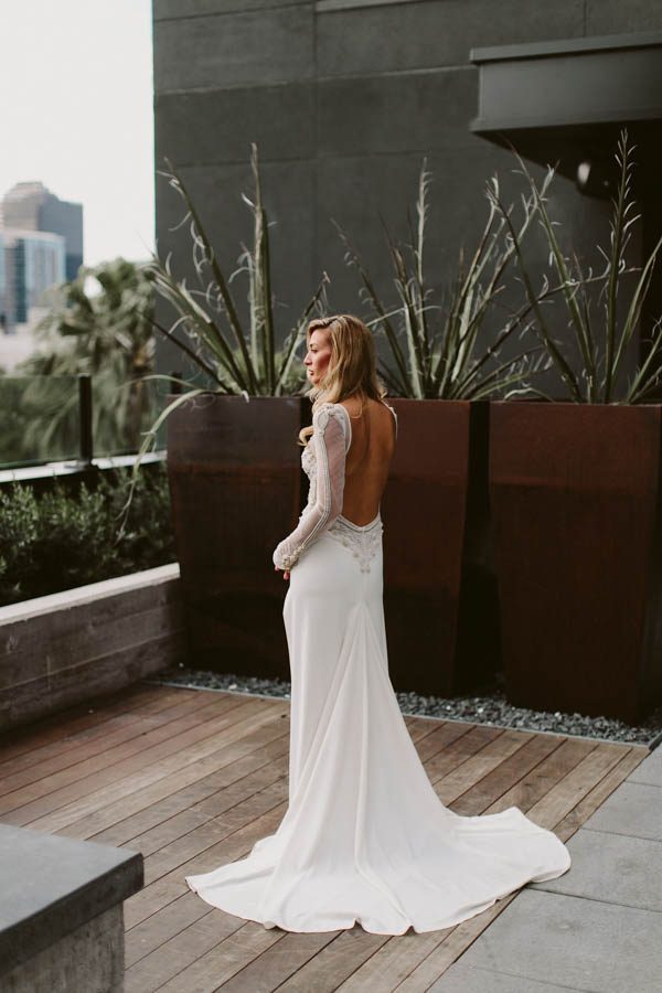 this-austin-rooftop-wedding-at-hotel-van-zandt-is-impossibly-glam-brandon-scott-photography-17
