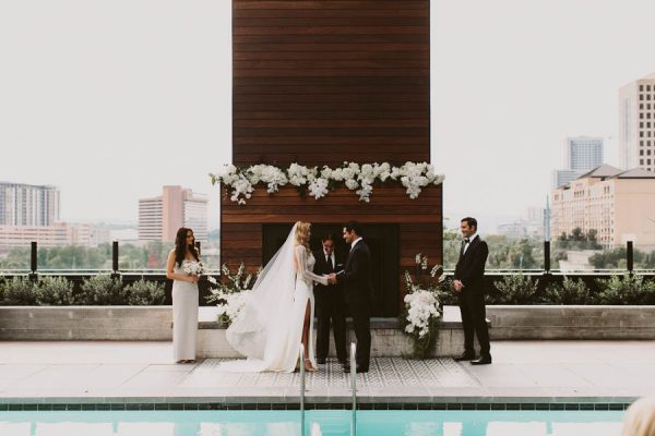this-austin-rooftop-wedding-at-hotel-van-zandt-is-impossibly-glam-brandon-scott-photography-6