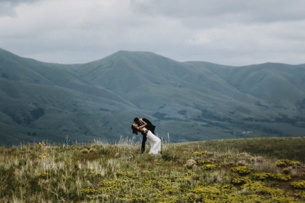 this-couple-took-a-romantic-mountain-hike-before-their-meridell-park-wedding-anni-graham-photography-18