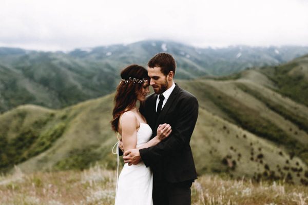 this-couple-took-a-romantic-mountain-hike-before-their-meridell-park-wedding-anni-graham-photography-19