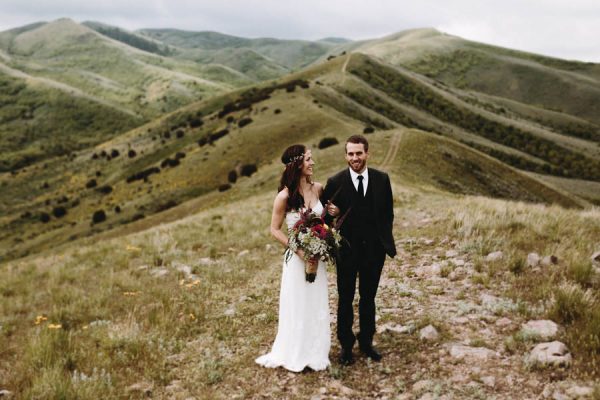 this-couple-took-a-romantic-mountain-hike-before-their-meridell-park-wedding-anni-graham-photography-32