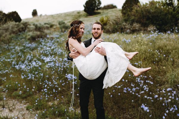 this-couple-took-a-romantic-mountain-hike-before-their-meridell-park-wedding-anni-graham-photography-9