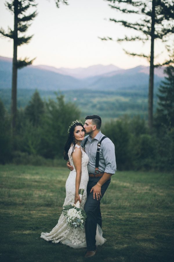 Charming PNW Wedding at Anderson Lodge