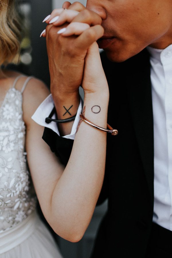 fashion-forward-scottsdale-wedding-in-black-grey-and-rose-gold-33