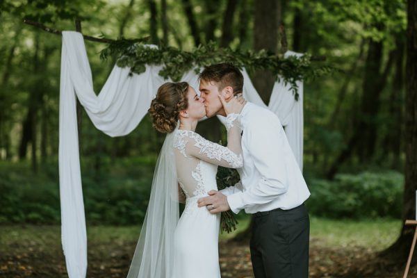 this-couple-made-their-own-traditions-in-their-whitewater-state-park-wedding-5