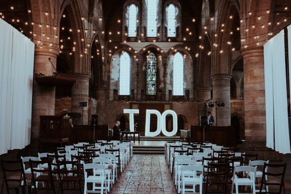 this-couple-said-i-do-in-a-big-way-at-their-leeds-wedding-2
