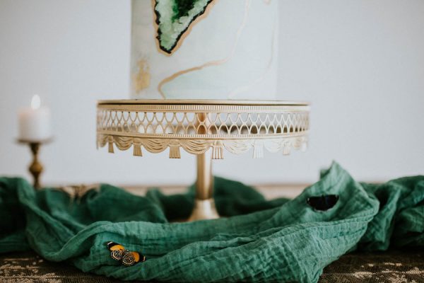 we-guarantee-youll-get-butterflies-over-this-dreamy-emerald-wedding-inspiration-14