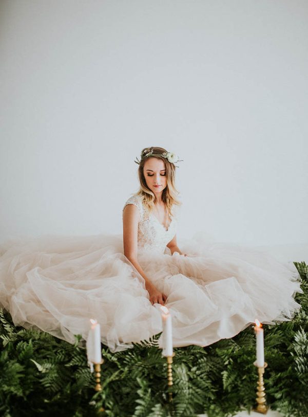 we-guarantee-youll-get-butterflies-over-this-dreamy-emerald-wedding-inspiration-17
