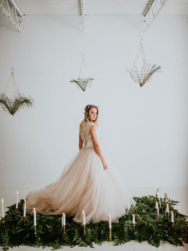 we-guarantee-youll-get-butterflies-over-this-dreamy-emerald-wedding-inspiration-18