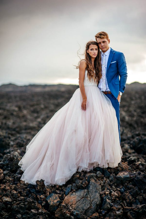 rugged-hawaiian-wedding-photos-on-the-big-island-karina-and-maks-13