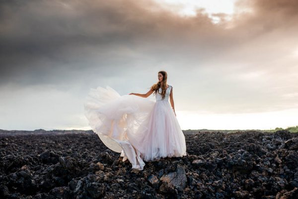rugged-hawaiian-wedding-photos-on-the-big-island-karina-and-maks-14