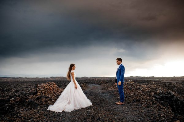 rugged-hawaiian-wedding-photos-on-the-big-island-karina-and-maks-20