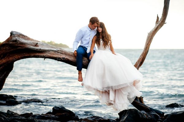 rugged-hawaiian-wedding-photos-on-the-big-island-karina-and-maks-22