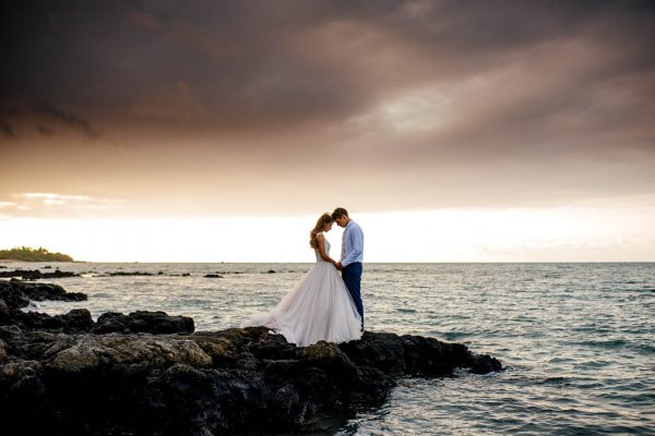 rugged-hawaiian-wedding-photos-on-the-big-island-karina-and-maks-3