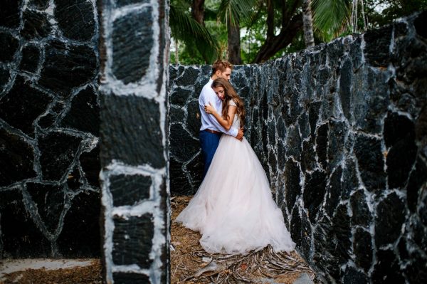 rugged-hawaiian-wedding-photos-on-the-big-island-karina-and-maks-32